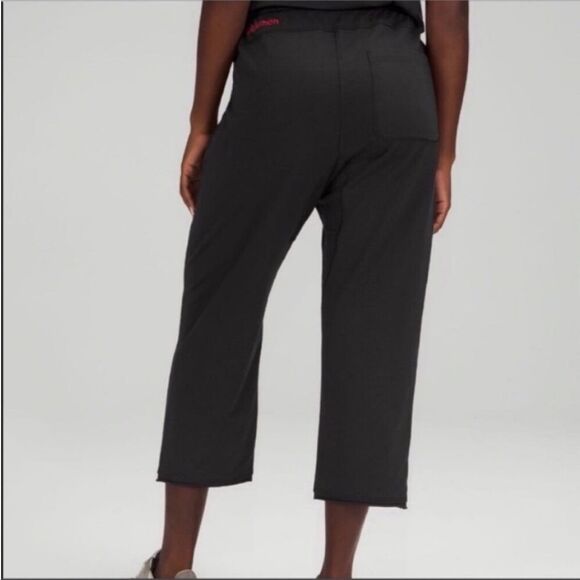 LULULEMON | LA Wide Leg Crop Pants Black With Red Logo Women’s Size 10 - Picture 2 of 12